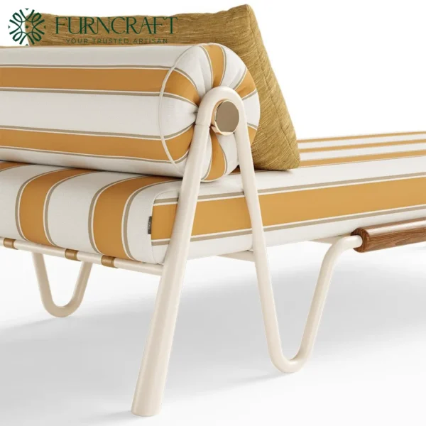 Outdoor Bela Lounge Chair
